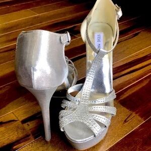 NWOT Steve Madden Cirkus Silver Rhinestone Stiletto‎ Heels 8.5